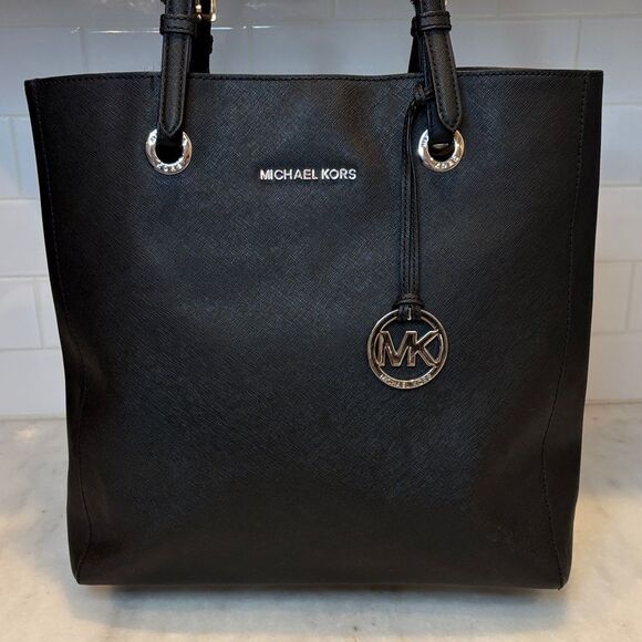 Michael Kors Jet Set Tall Travel Tote Bag - Picture 2 of 16